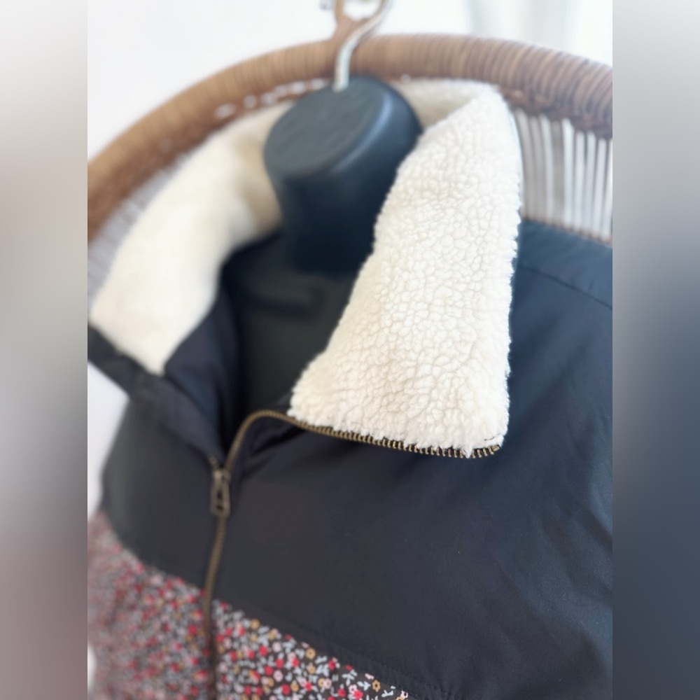 Universal Thread Puffer Jacket, Size Medium With … - image 4